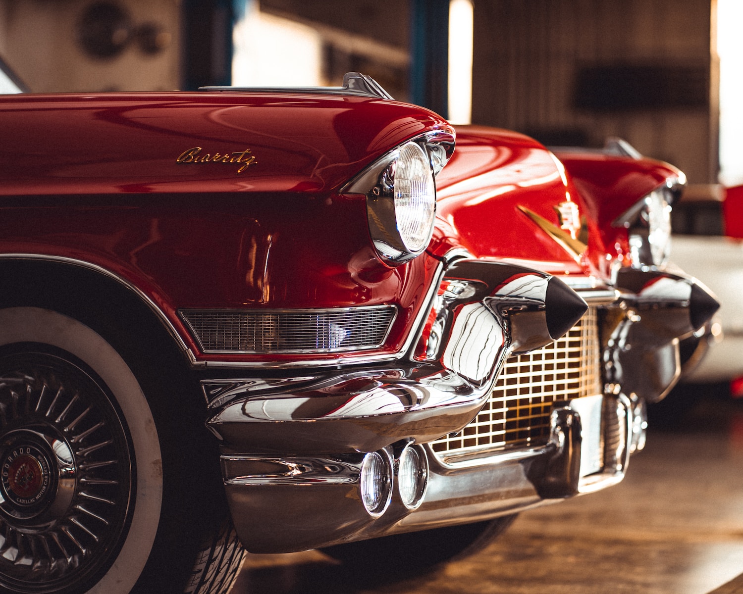 Which type of auto transport service is preferred by owners of classic, custom, and luxury cars?